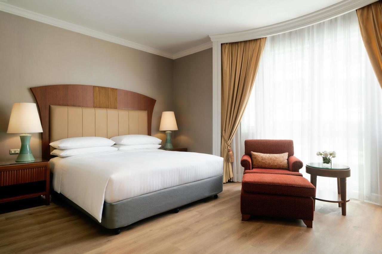 Marriott Executive Apartments Mayfair Bangkok Exterior photo