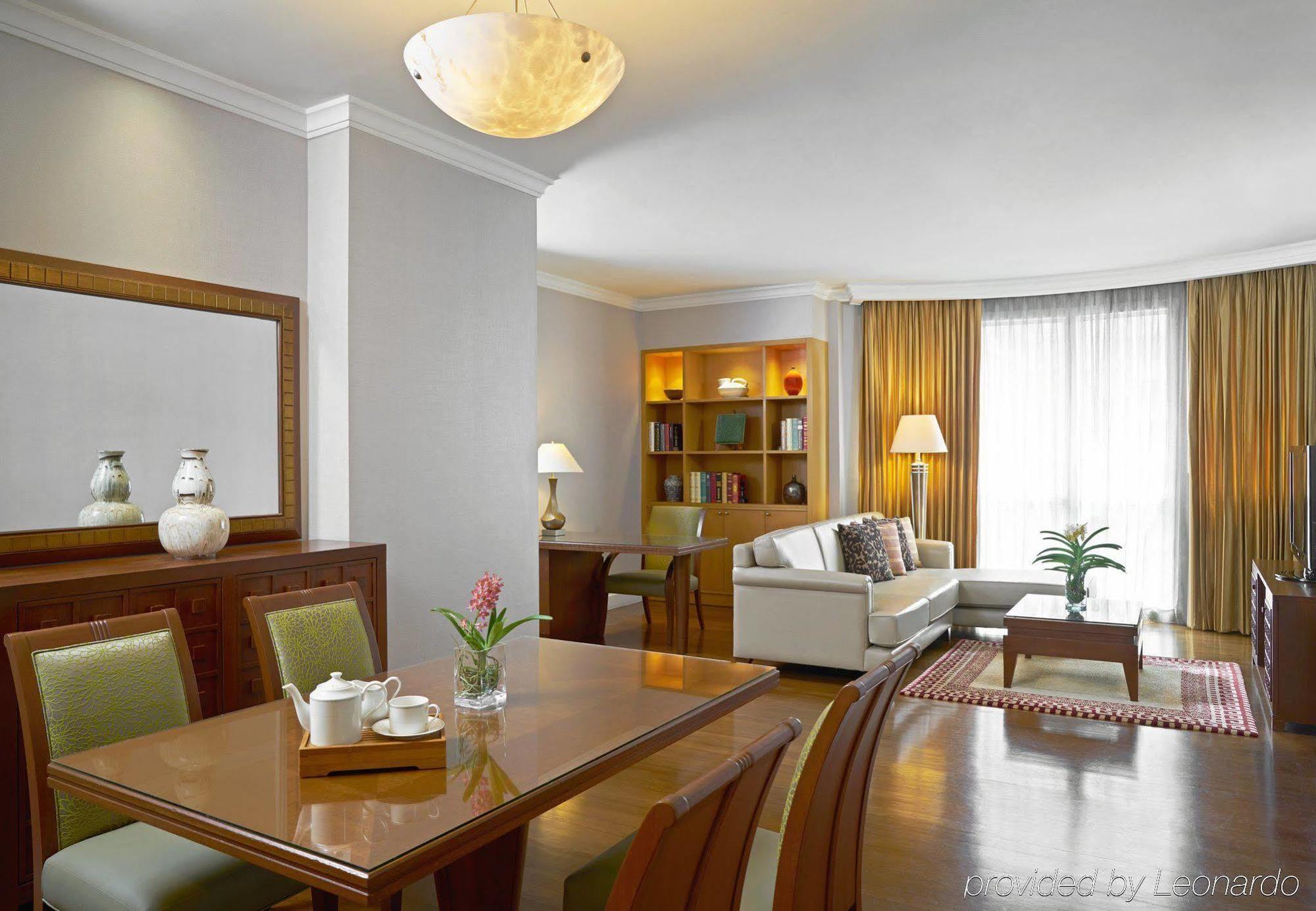 Marriott Executive Apartments Mayfair Bangkok Exterior photo