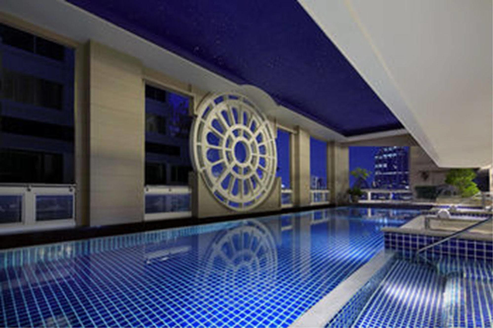Marriott Executive Apartments Mayfair Bangkok Exterior photo